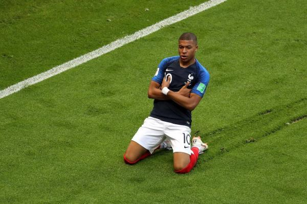 法国男足世界杯淘汰赛亲手粉碎了丹麦童话