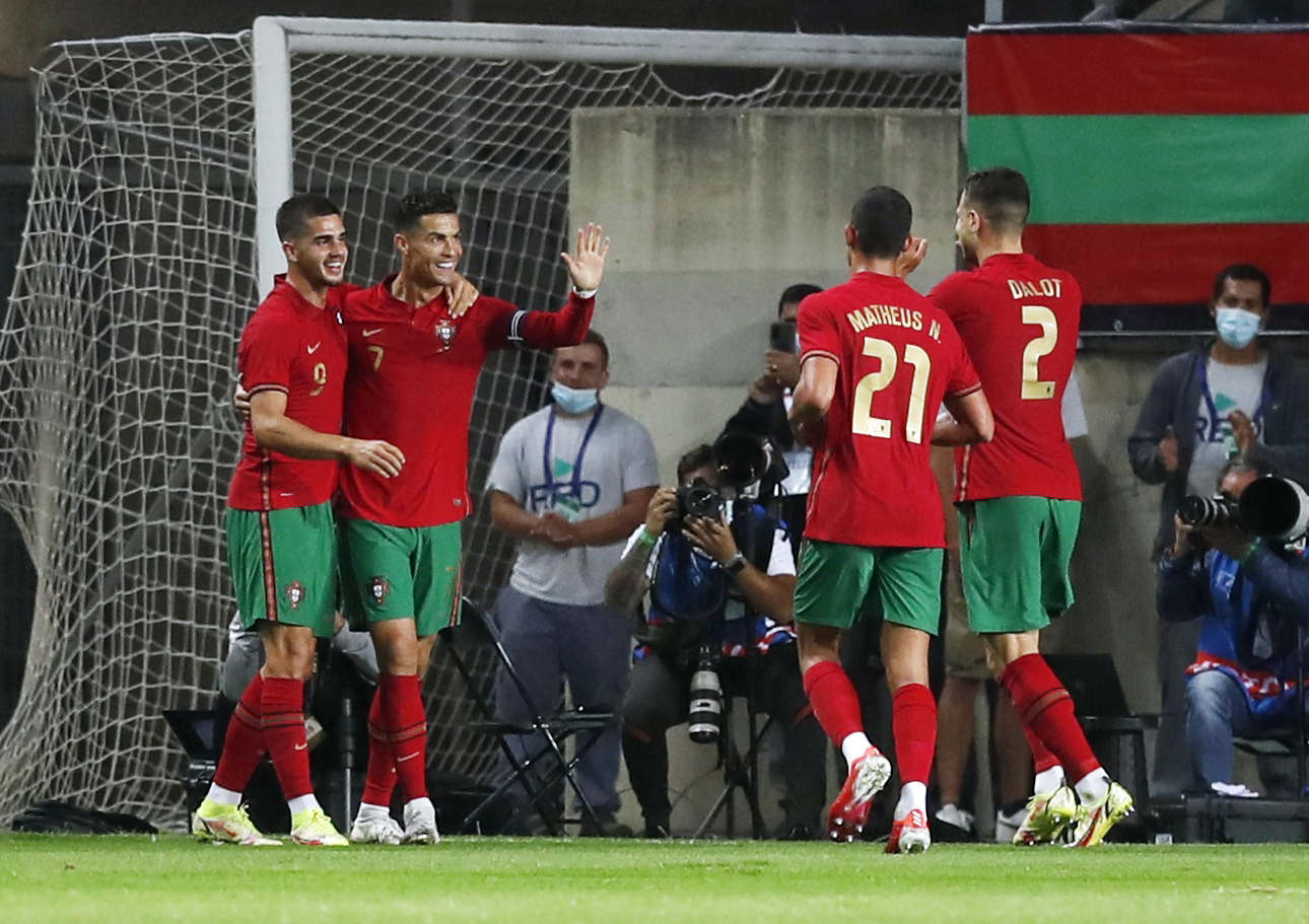 葡萄牙足球队主力核心C罗被否认将会退出国家队