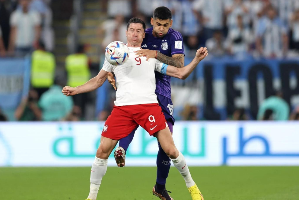 波兰世界杯足球直播，对战阿根廷，被对方以0-2击败