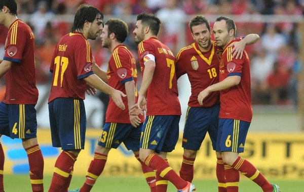 西班牙队世界杯比赛实力王者终究从世界之巅滑落