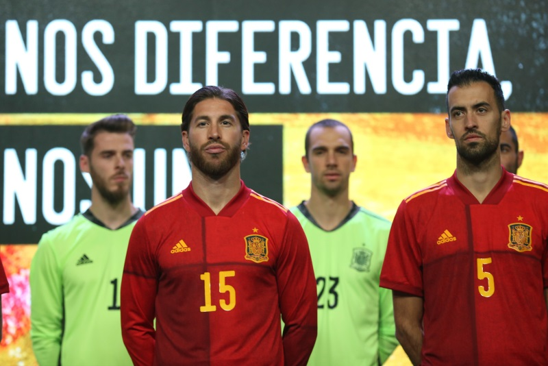 西班牙男足世界杯高开低走单靠传控很难走远