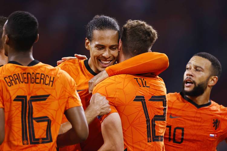 荷兰球队从世界杯开赛之前前景就不被看好