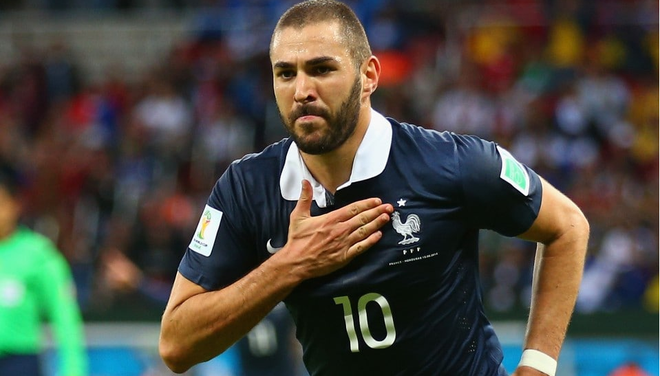 法国足球队未能夺冠和主帅的决策失误有很大关系