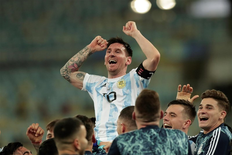 阿根廷国家队世界杯前面临解散危机是他站出来解决