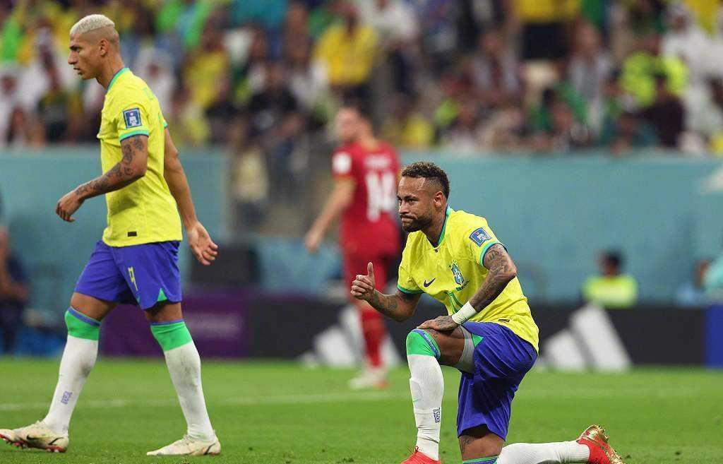巴西球队对阵韩国队表现出色进球后球员热舞