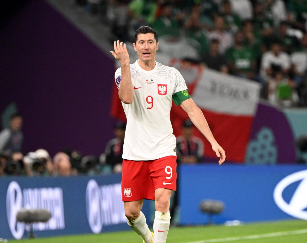 波兰世界杯赛果，2-0击败沙特，莱万传射创纪录
