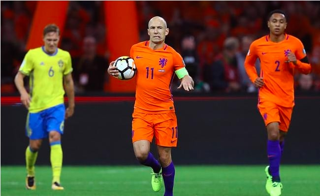 荷兰球队本届世界杯放弃了自己传统的踢法新阵法不讨好