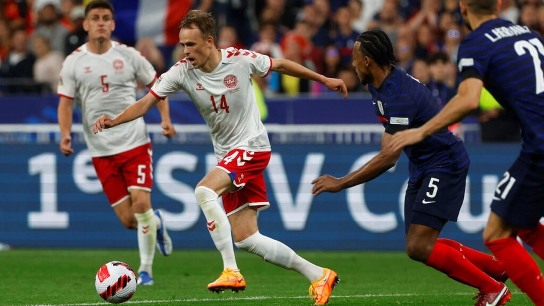 丹麦国家足球队世界杯最终被巴西淘汰实力悬殊有点大