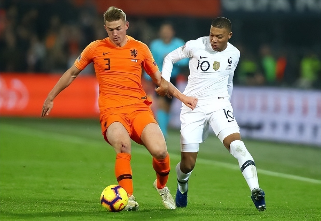 荷兰队在本届世界杯球队中是比较有足球底蕴的
