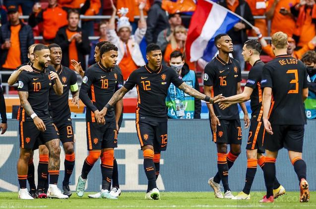荷兰球队世界杯前半程的比赛充分展露冠军相
