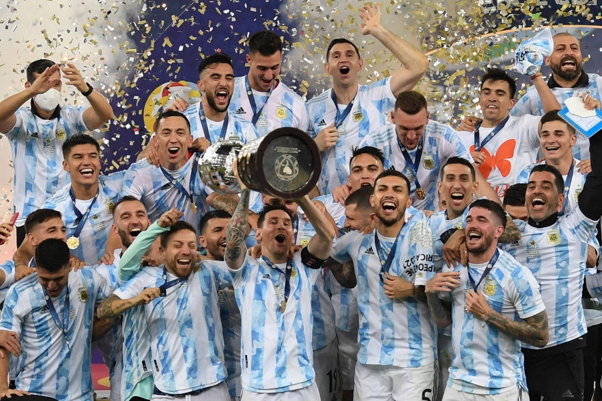 “封神”之战阿根廷赢下法国，梅西终捧大力神杯